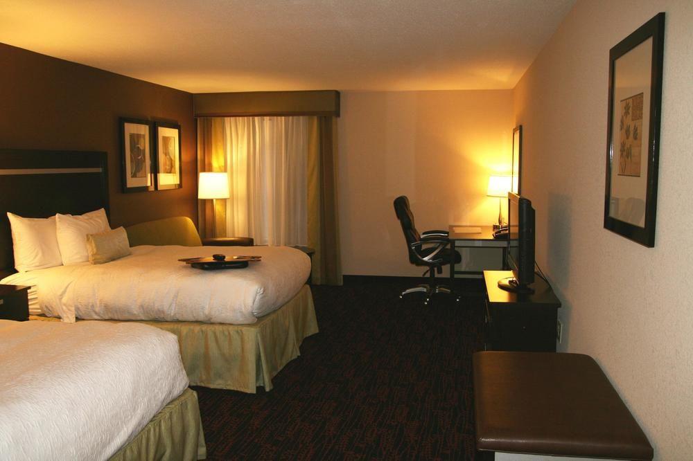 Hampton Inn Jericho - Westbury Экстерьер фото